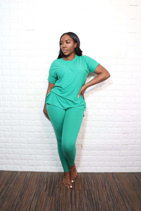 Round neck smooth like butter set | Kelly green